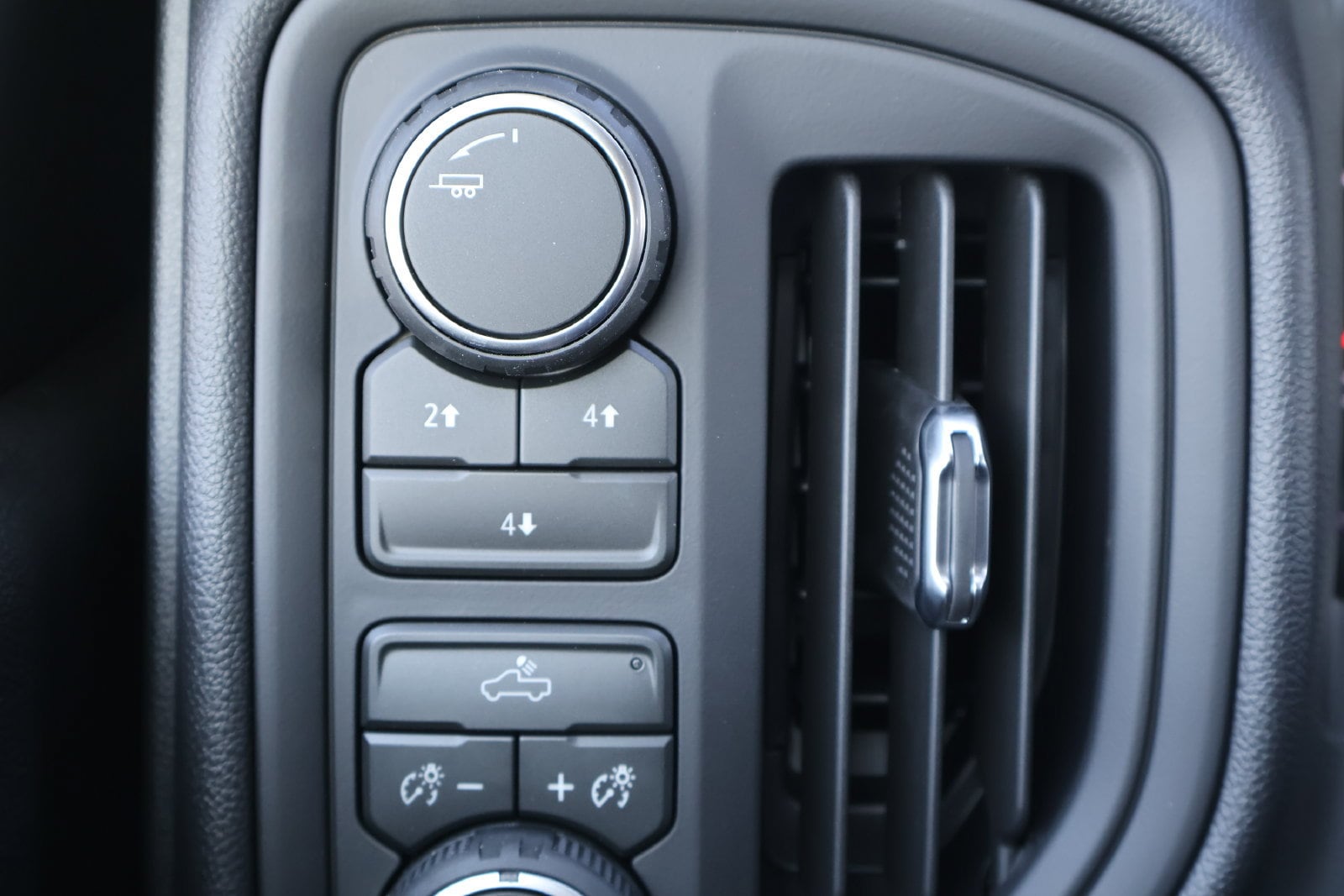 2026 Chevrolet Silverado 2500 HD Custom - Photo 32
