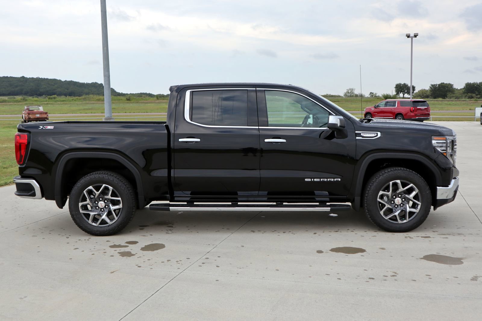 2026 Gmc Sierra 1500 SLT photo 3