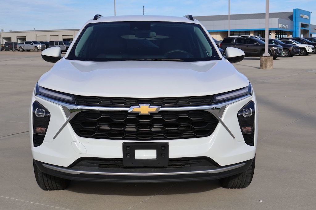 Used 2025 Chevrolet Trax LT SUV
