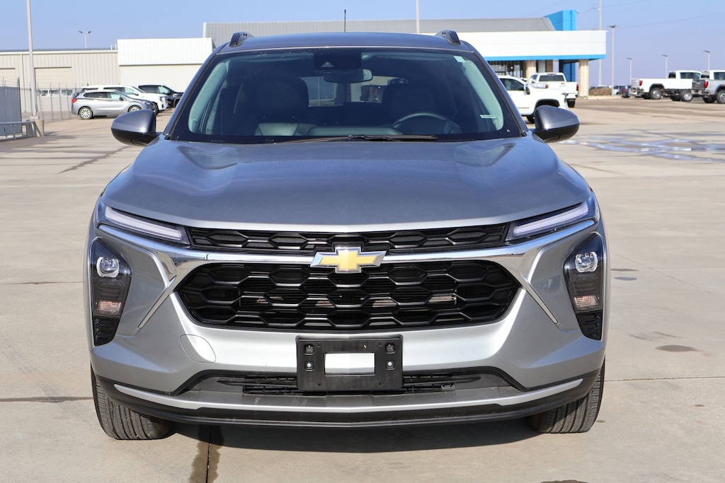Used 2025 Chevrolet Trax LT SUV