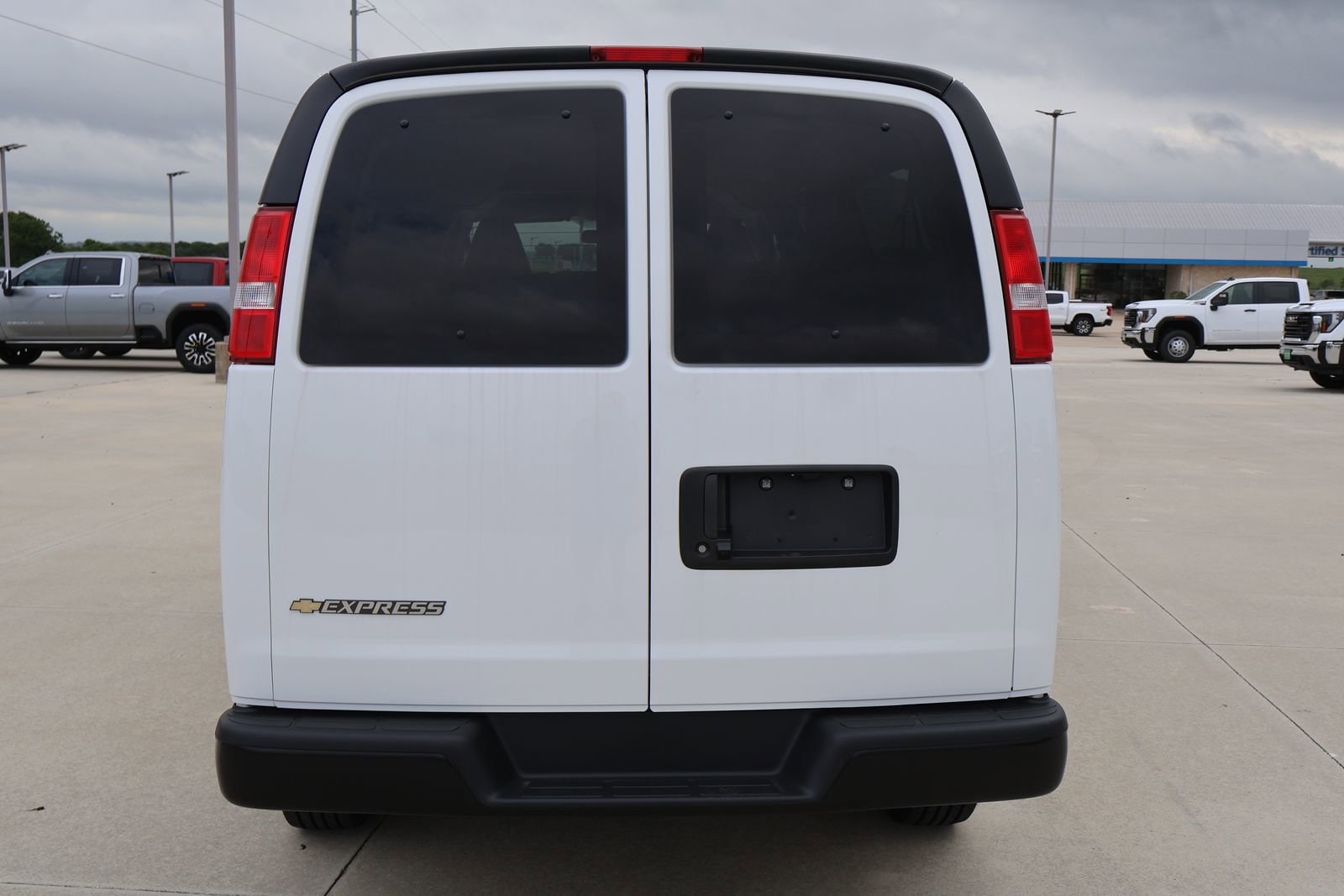 2026 Chevrolet Express Passenger LS - Photo 5