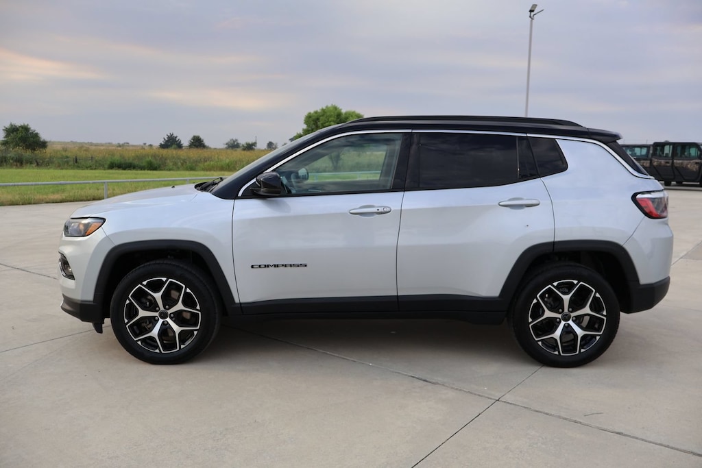 Used 2025 Jeep Compass Limited 4x4 SUV