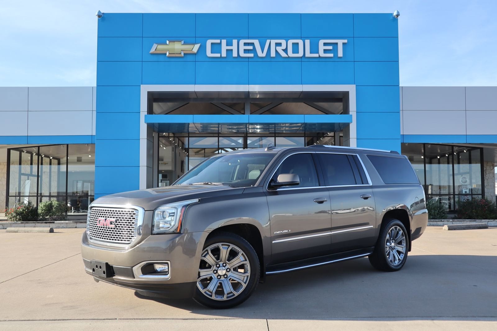 2016 GMC Yukon XL Denali's photo