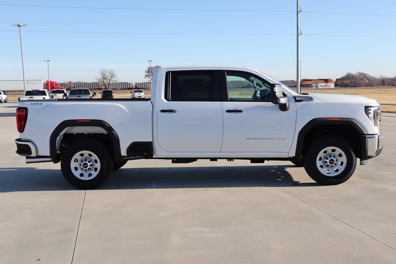2024 Gmc Sierra 2500 HD Pro photo 3
