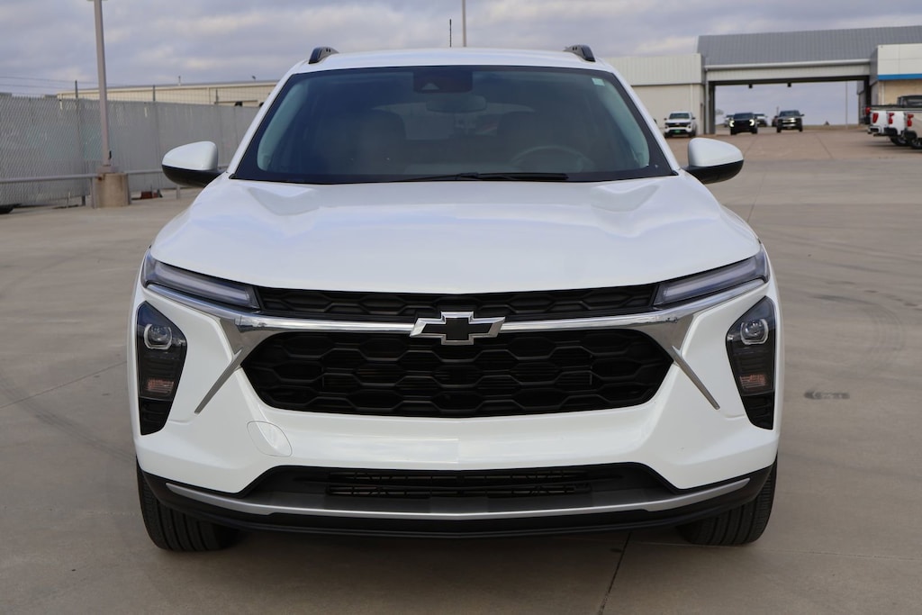 Used 2025 Chevrolet Trax LT SUV