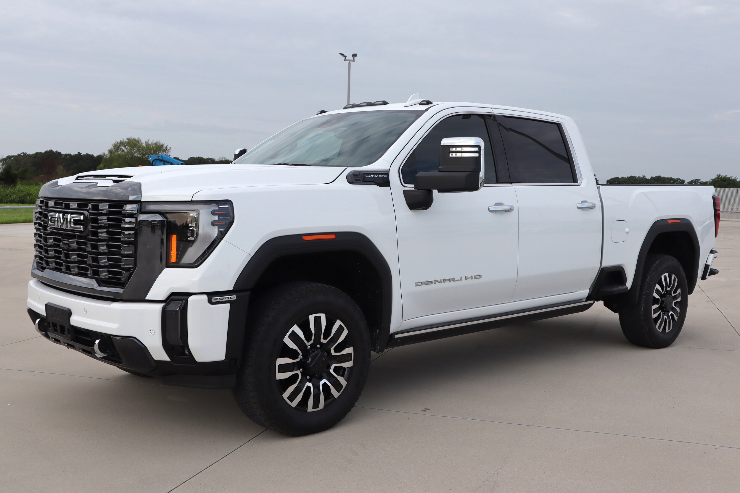 2024 Gmc Sierra 2500 HD Denali Ultimate photo 4