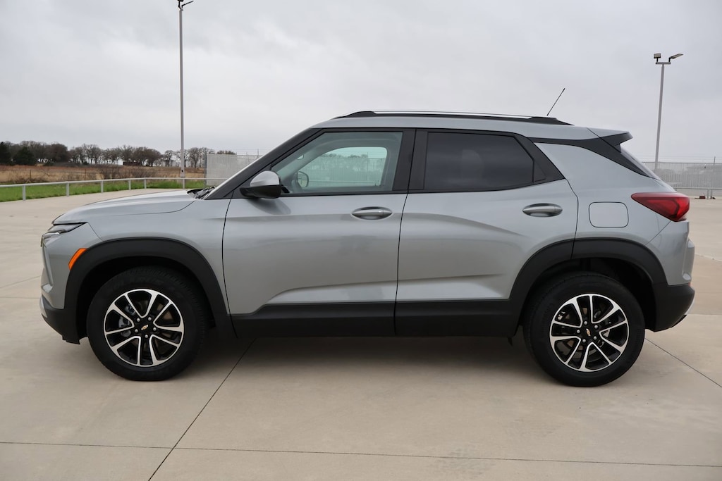 Used 2025 Chevrolet Trailblazer LT SUV