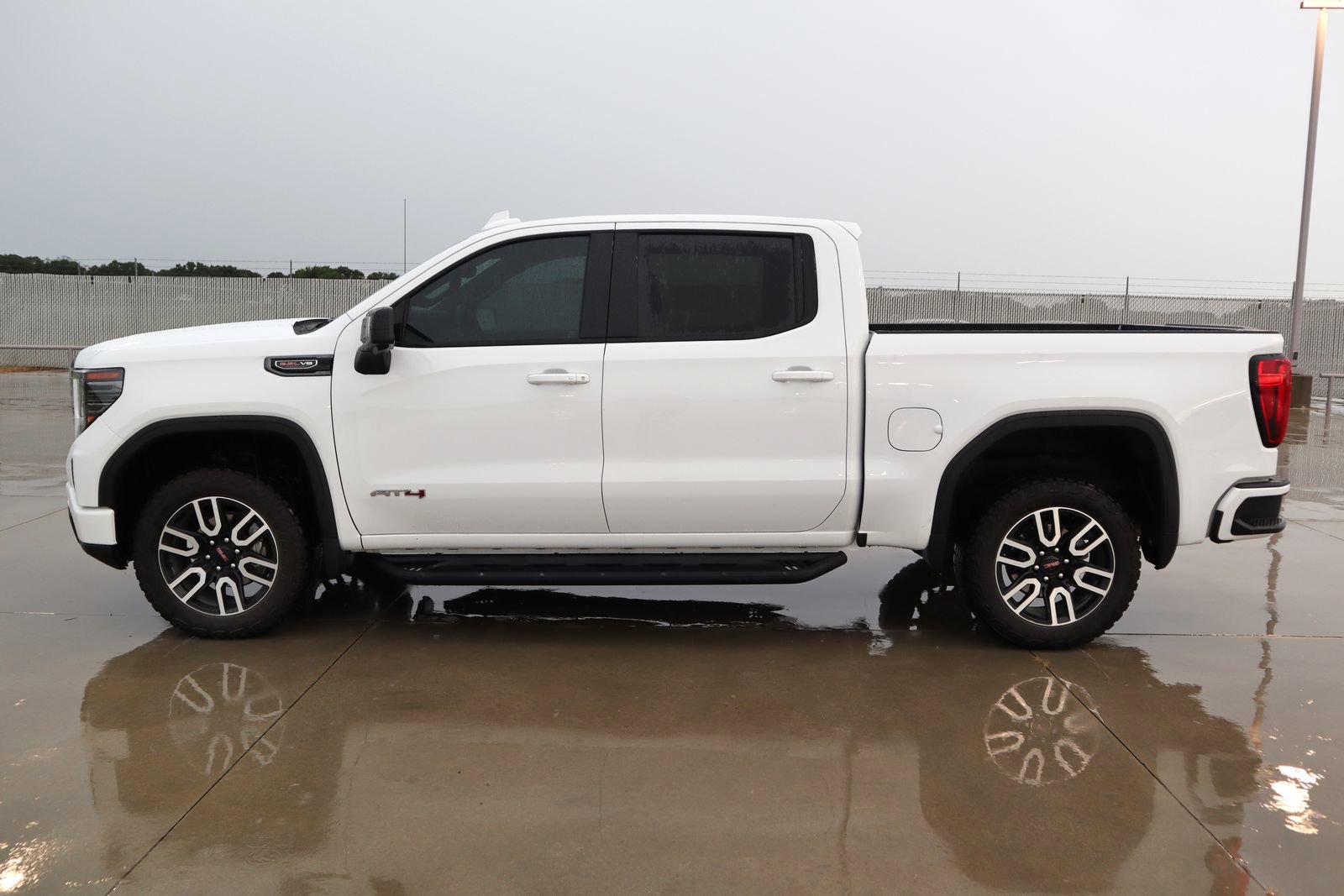 2024 Gmc Sierra 1500 AT4 photo 2