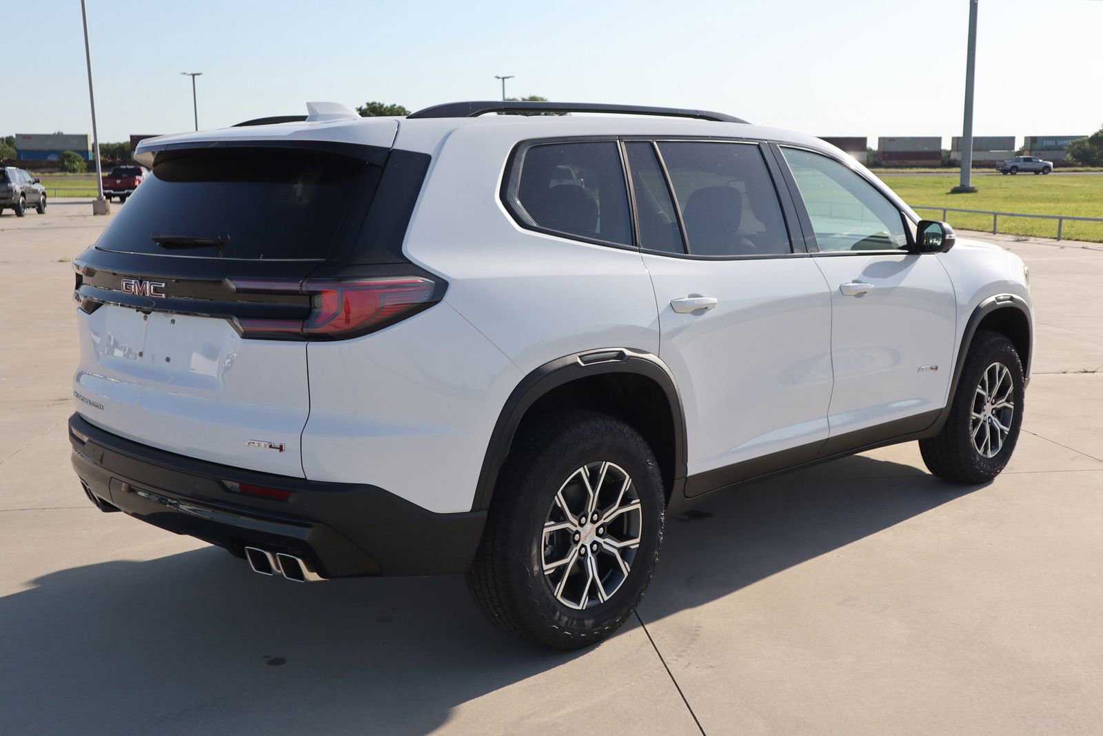 2025 Gmc Acadia AT4 photo 2