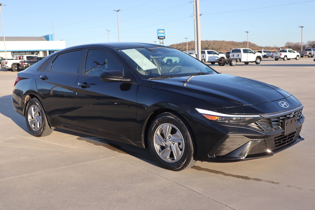 Used 2024 Hyundai Elantra SE Sedan