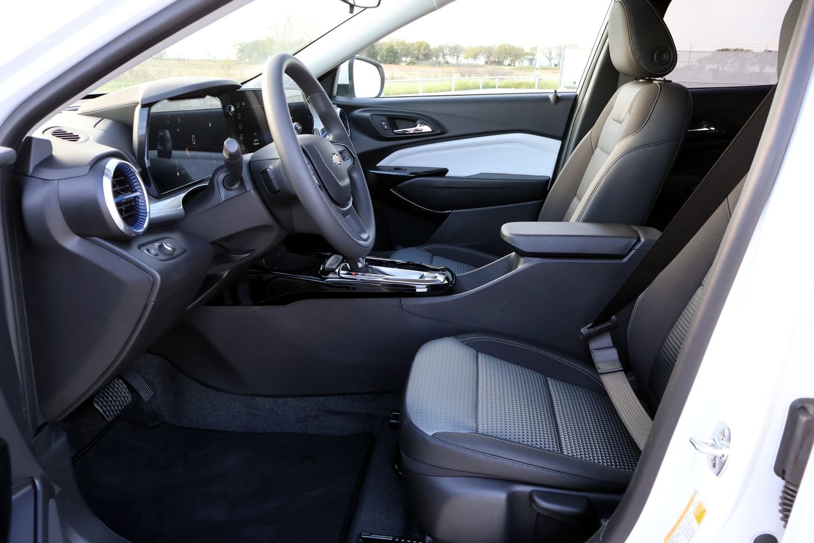 2026 Chevrolet Trax LT - Photo 10