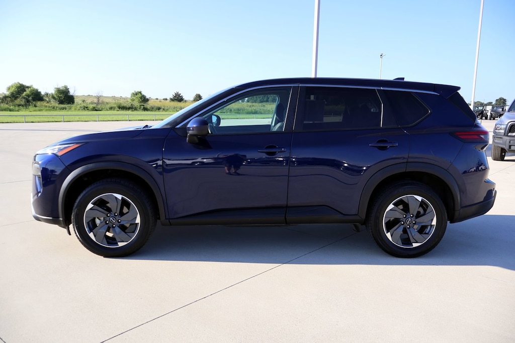 Used 2024 Nissan Rogue SV