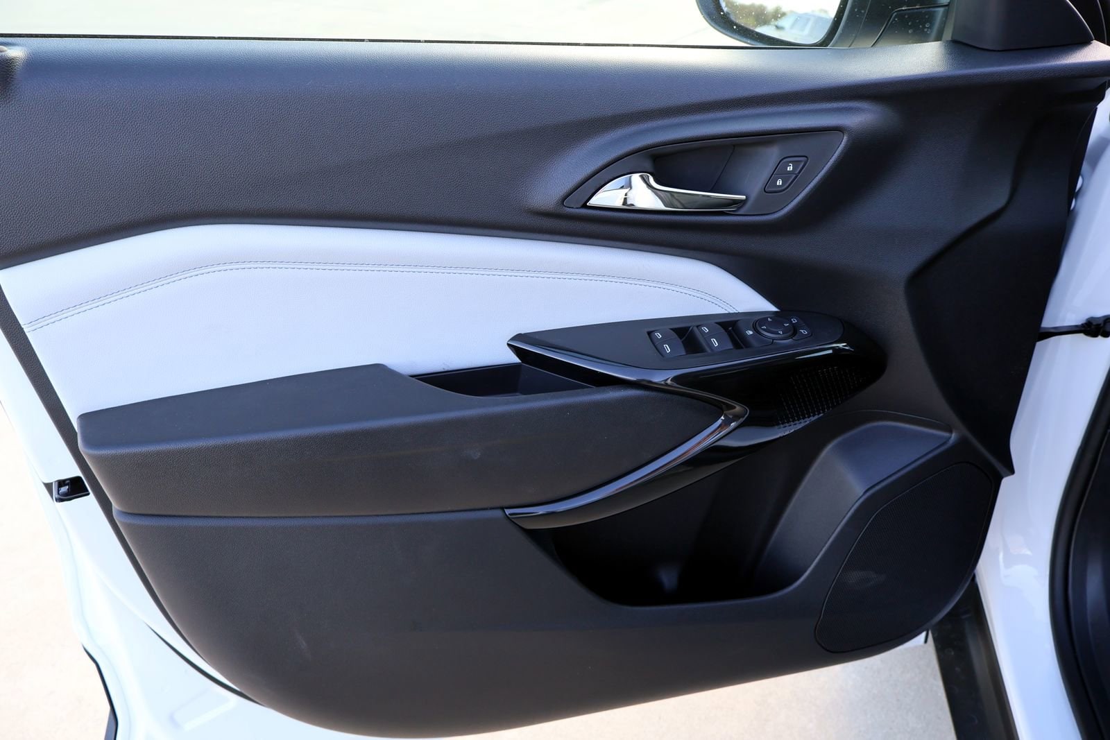 2026 Chevrolet Trax LT - Photo 9