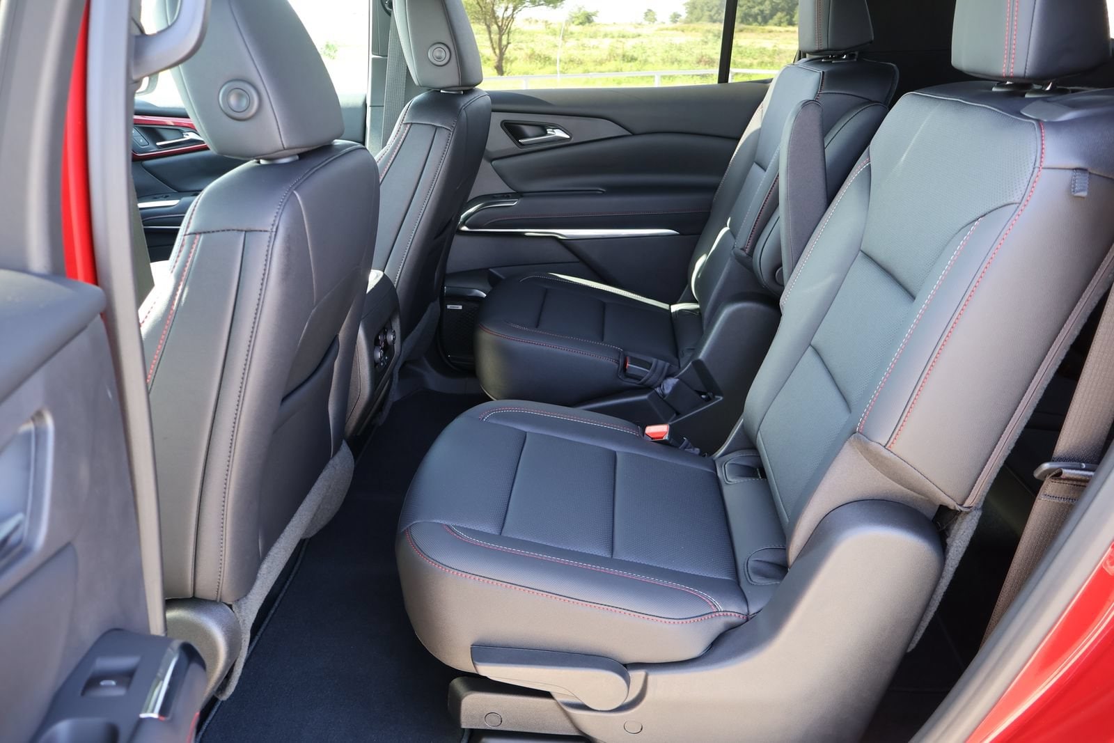 2026 Chevrolet Traverse Z71 - Photo 8