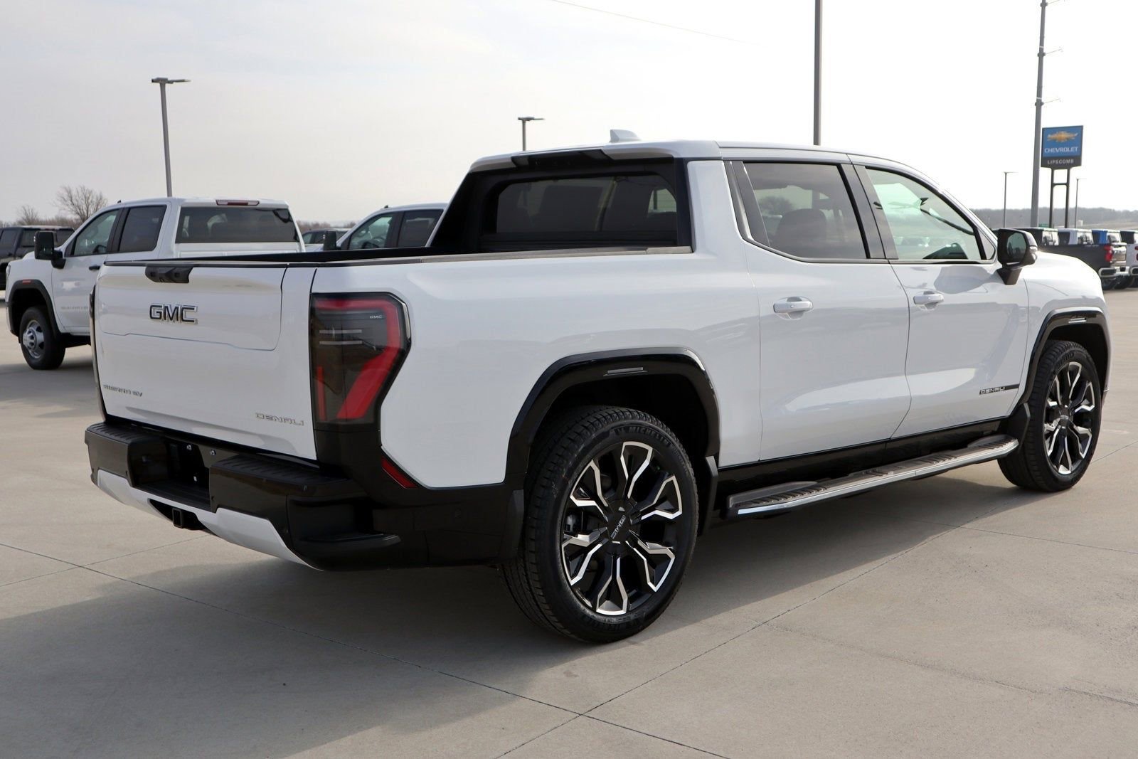 2025 Gmc Sierra EV Denali photo 4