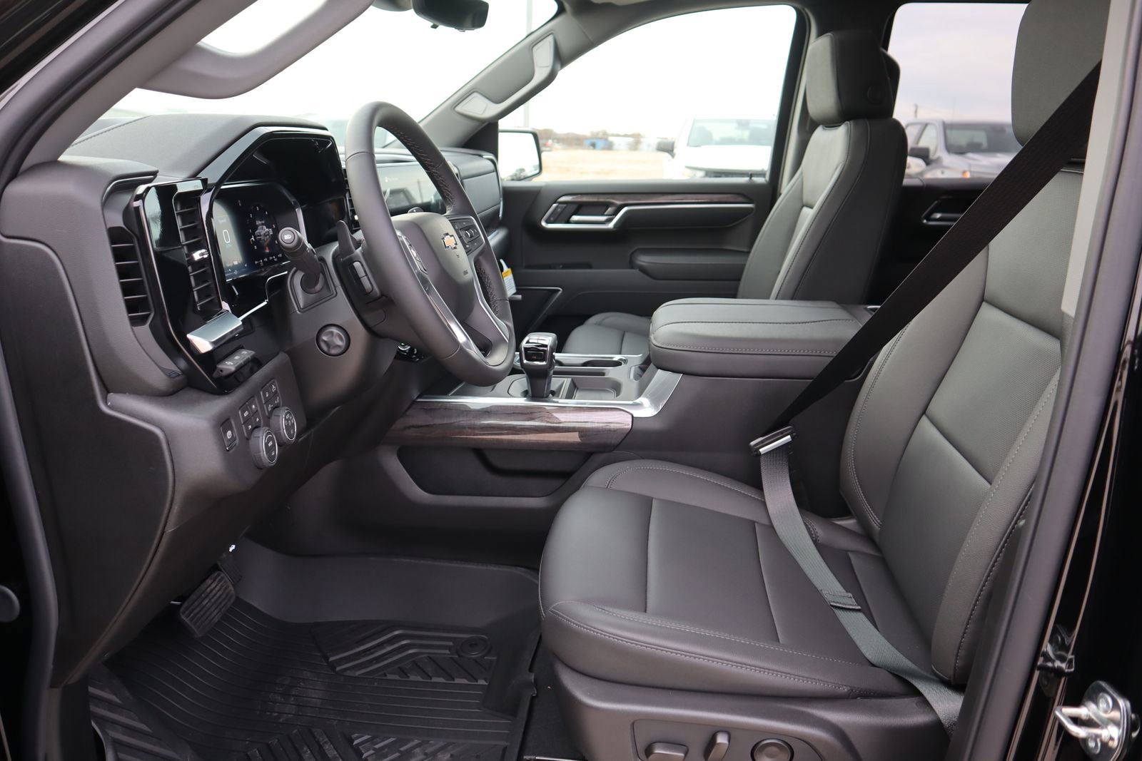 2026 Chevrolet Silverado 1500 LTZ - Photo 10