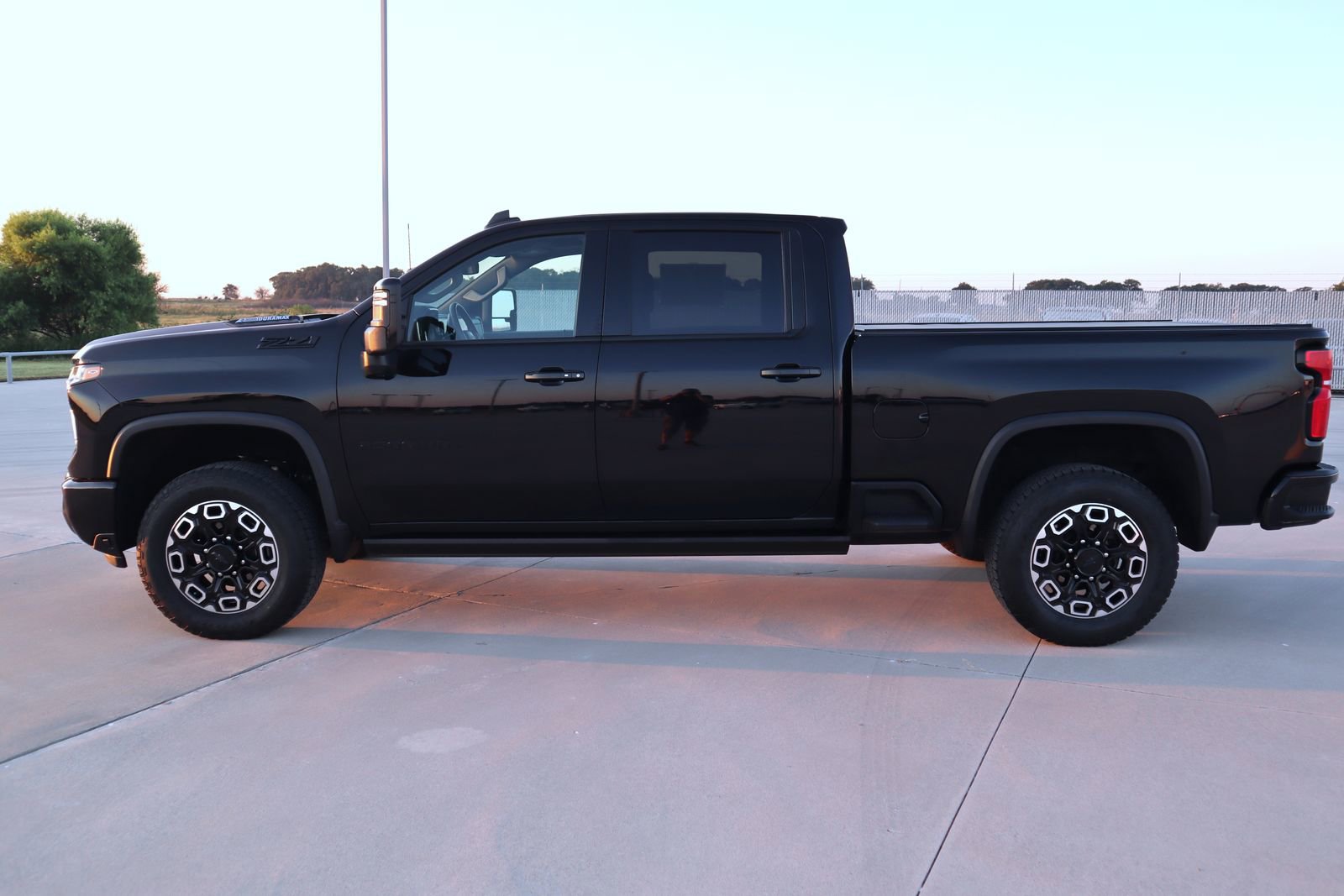 2024 Chevrolet Silverado 2500HD LTZ photo 2