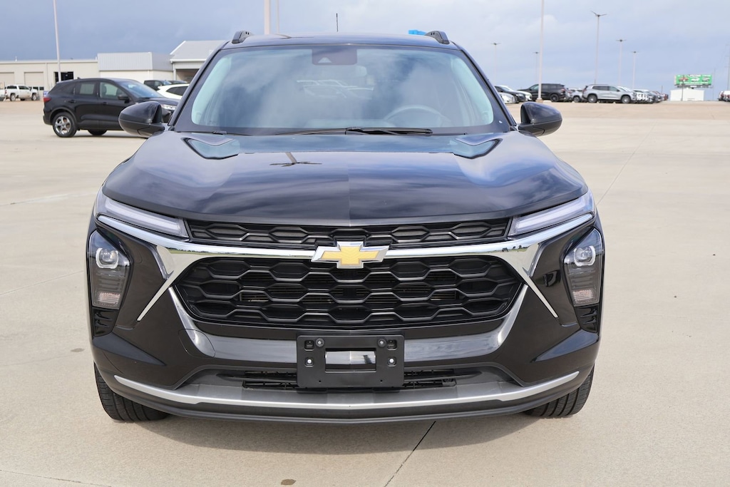 Used 2025 Chevrolet Trax LT SUV