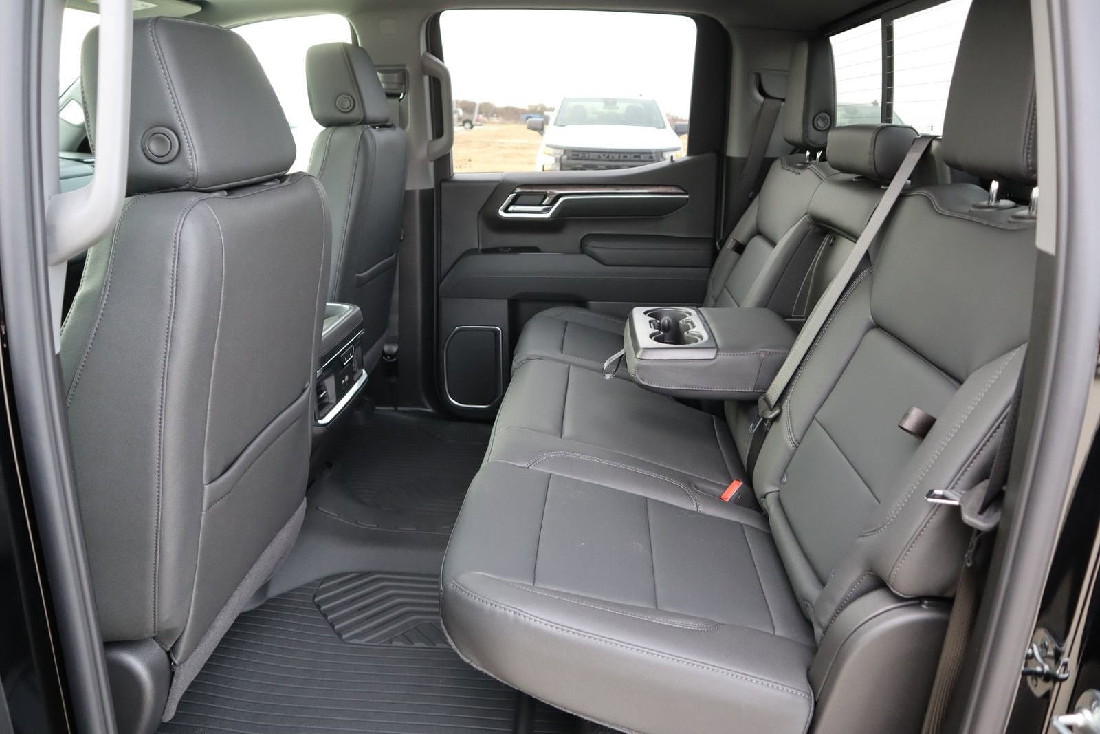2026 Chevrolet Silverado 1500 LTZ - Photo 7