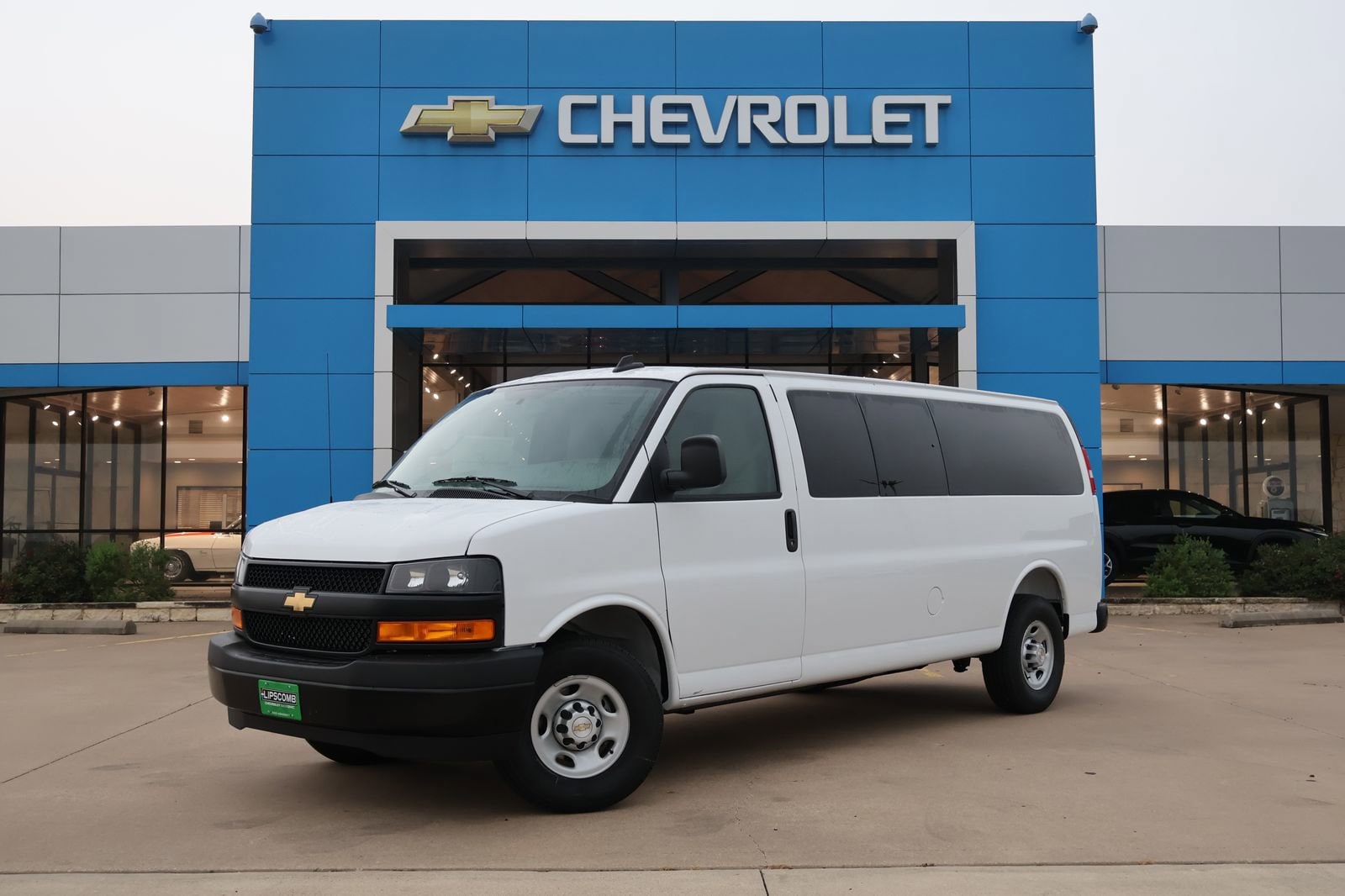 2026 Chevrolet Express 3500 LS Extended's photo