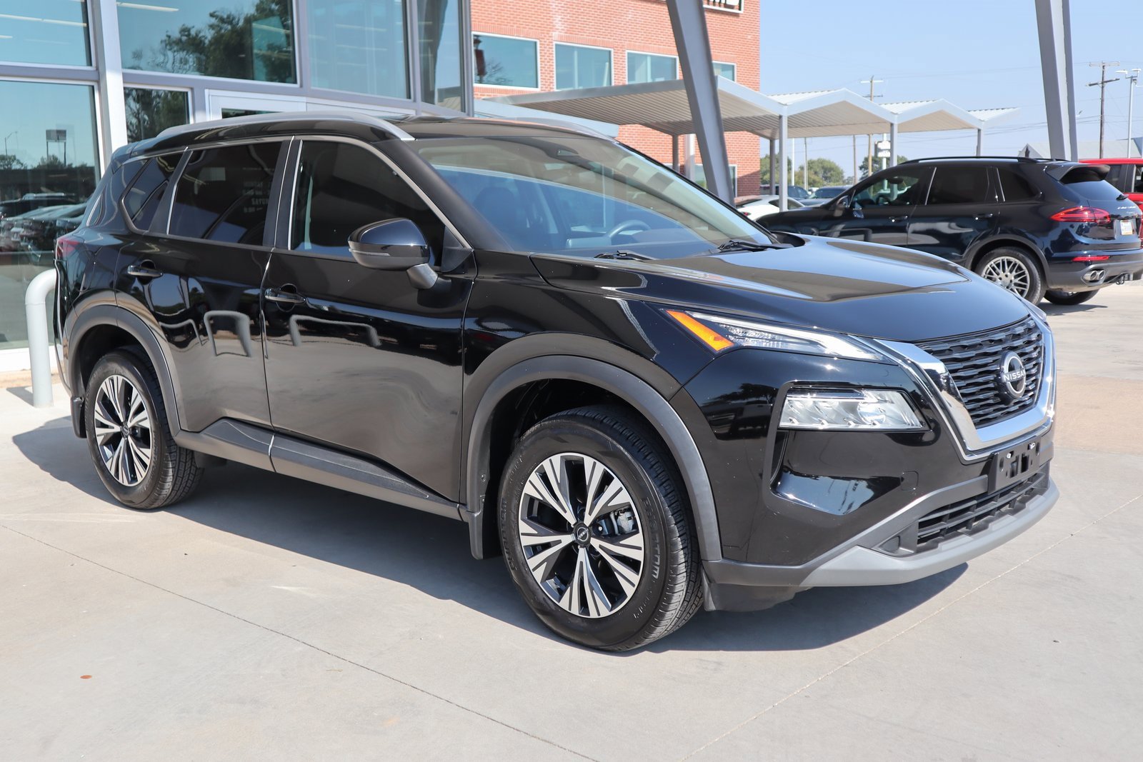 2022 Nissan Rogue SV photo 3