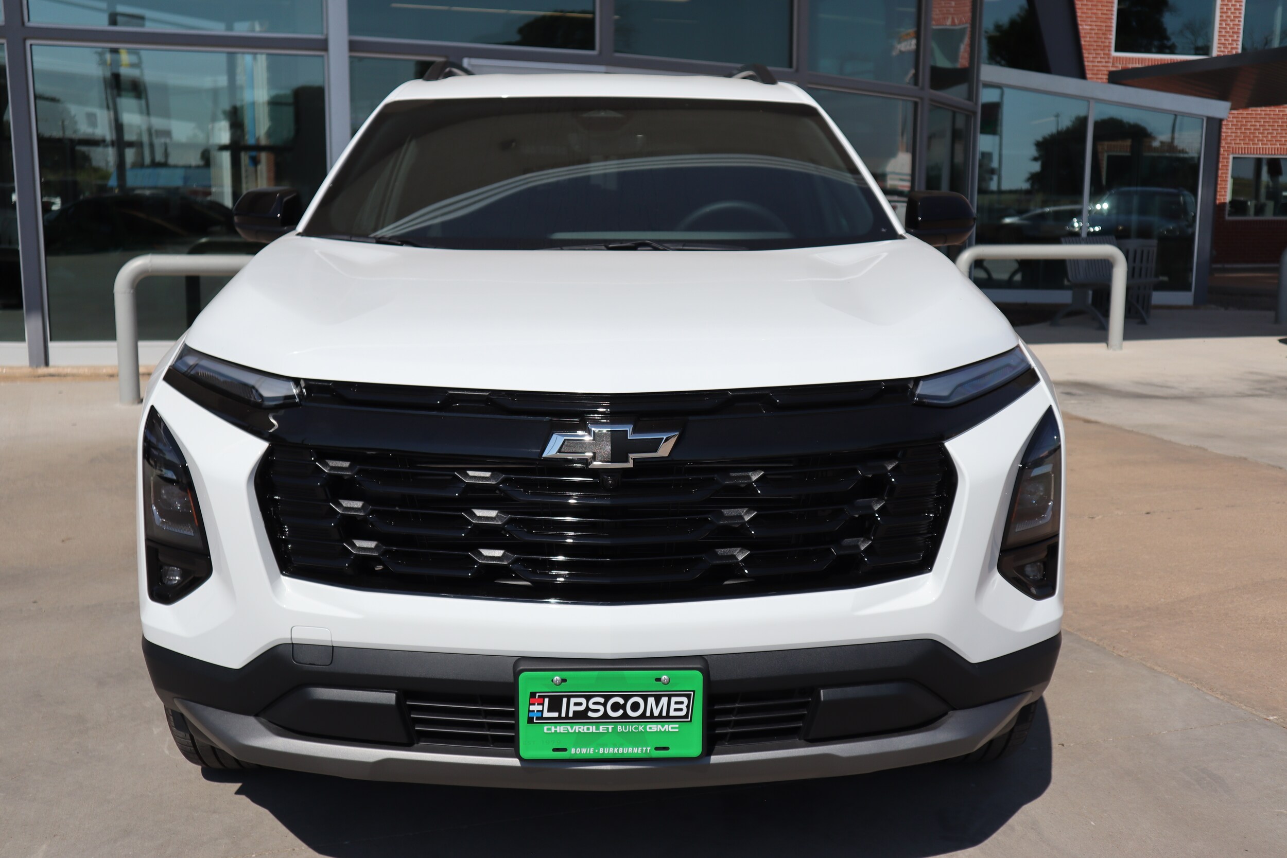 2026 Chevrolet Equinox LT photo 2
