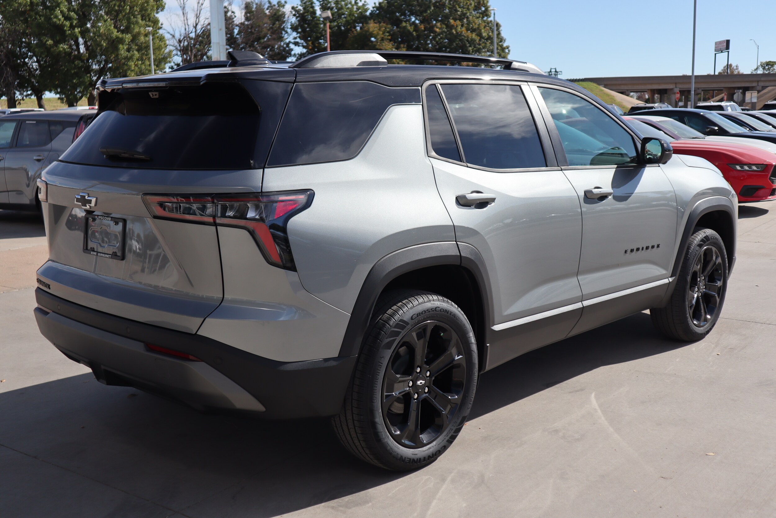 2026 Chevrolet Equinox LT photo 2