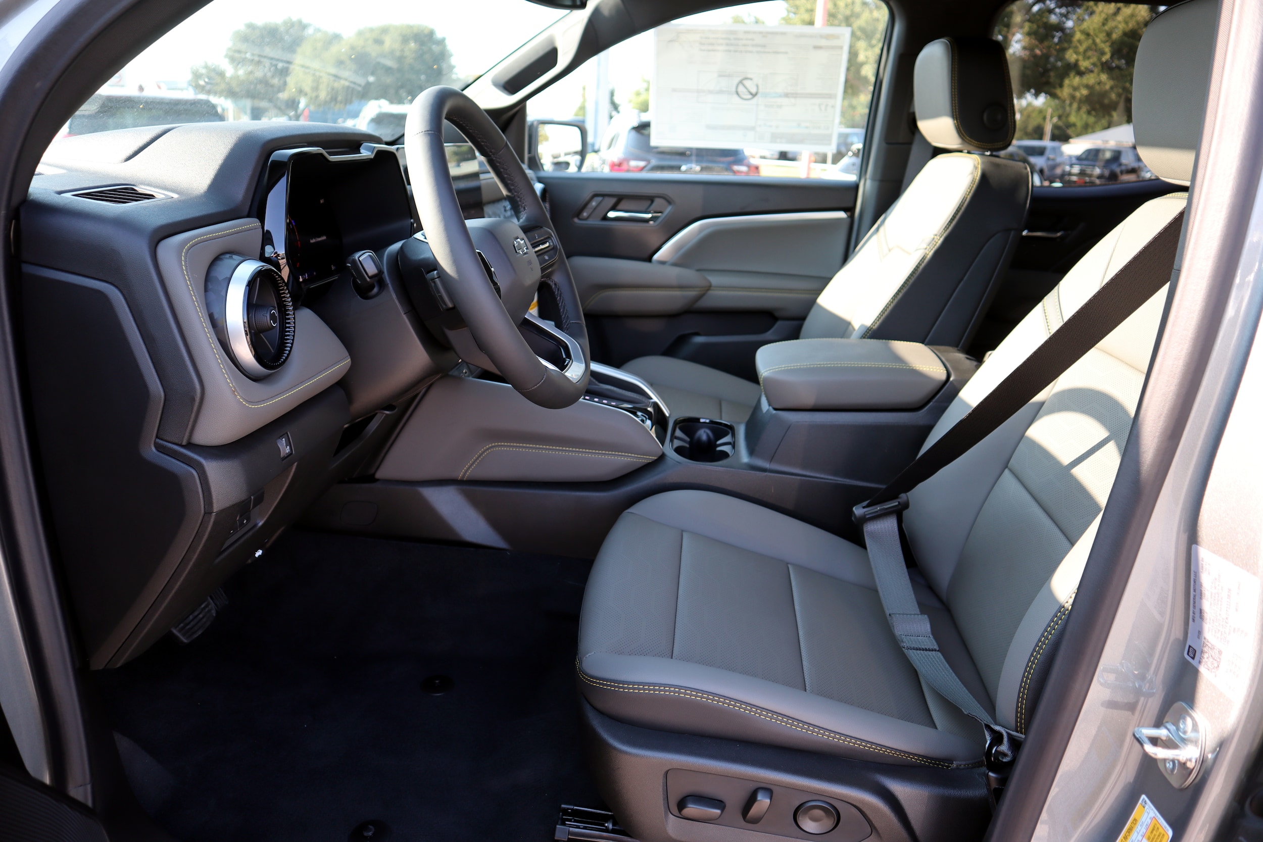 2026 Chevrolet Colorado ZR2 - Photo 10