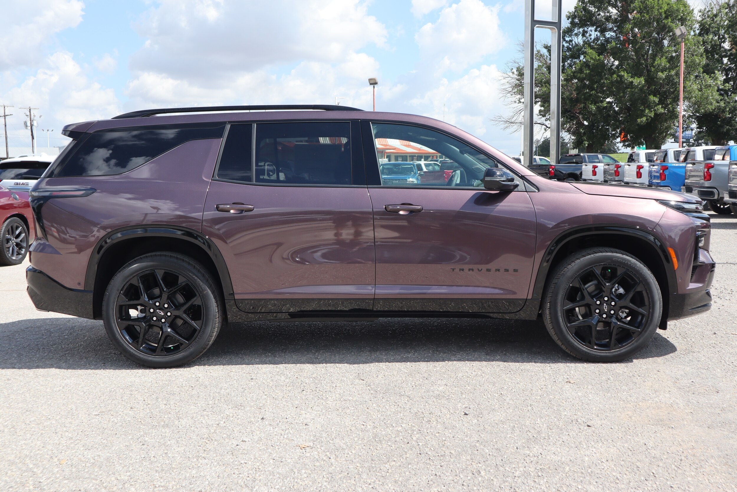 2026 Chevrolet Traverse RS photo 3