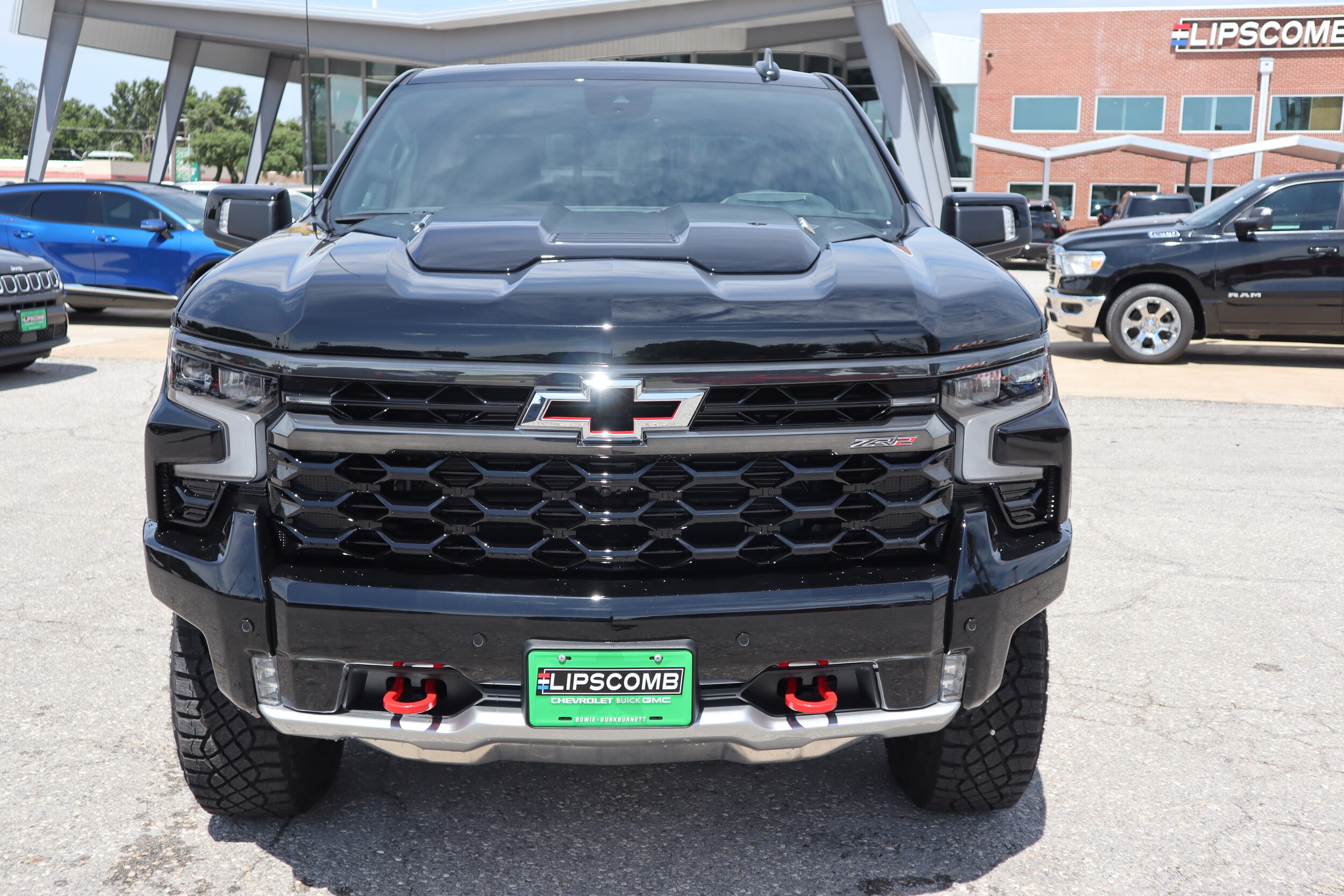 2025 Chevrolet Silverado 1500 ZR2 photo 2