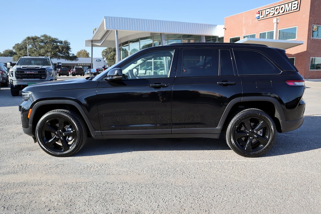 Used 2023 Jeep Grand Cherokee Limited 4x4 SUV
