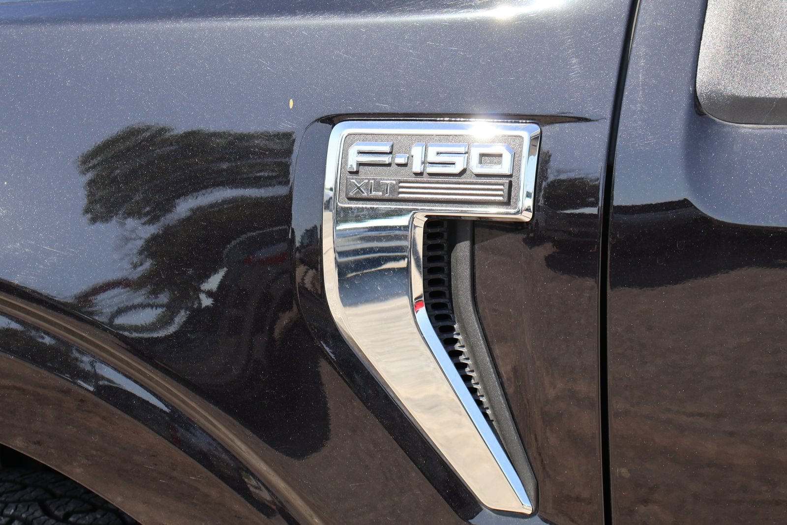 2025 Ford F-150 XLT - Photo 4