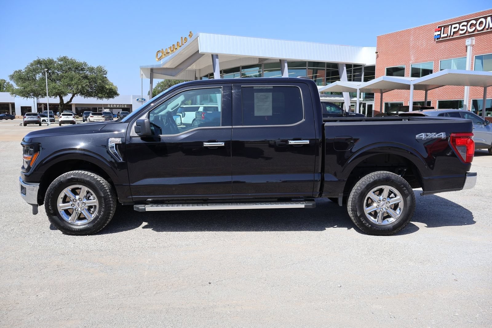 2025 Ford F-150 XLT - Photo 2