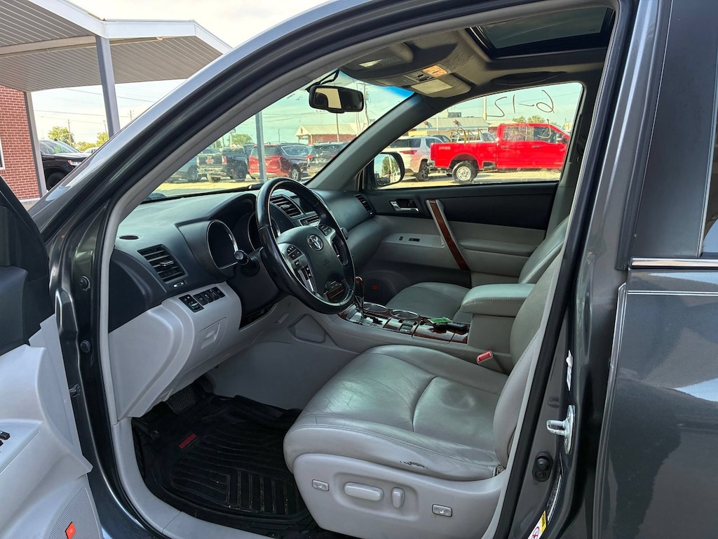 Used 2013 Toyota Highlander Limited SUV