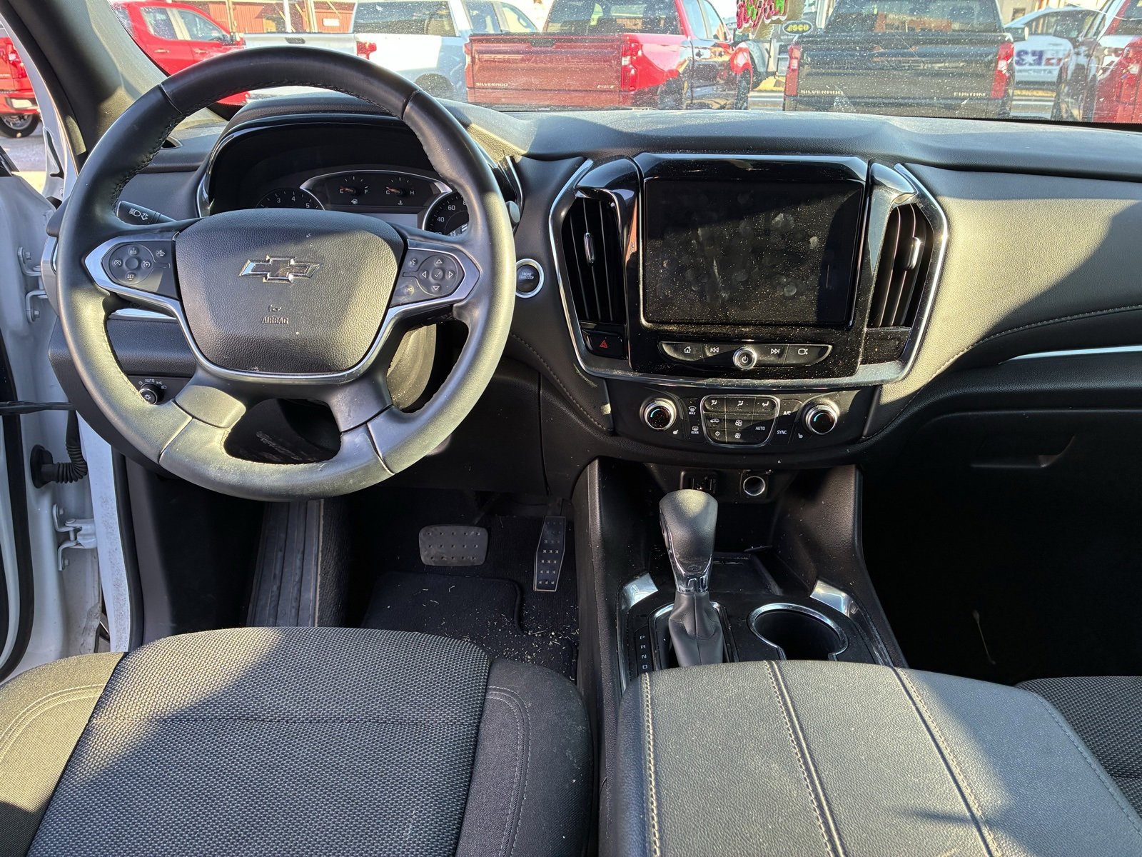 2023 Chevrolet Traverse Cloth photo 2