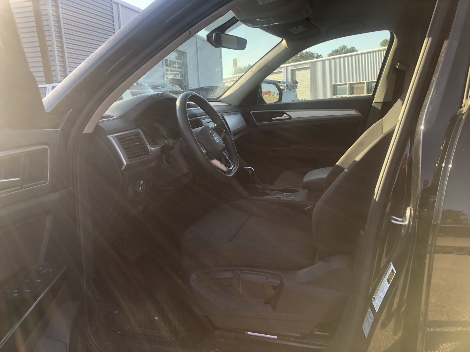 2021 Volkswagen Atlas S photo 2