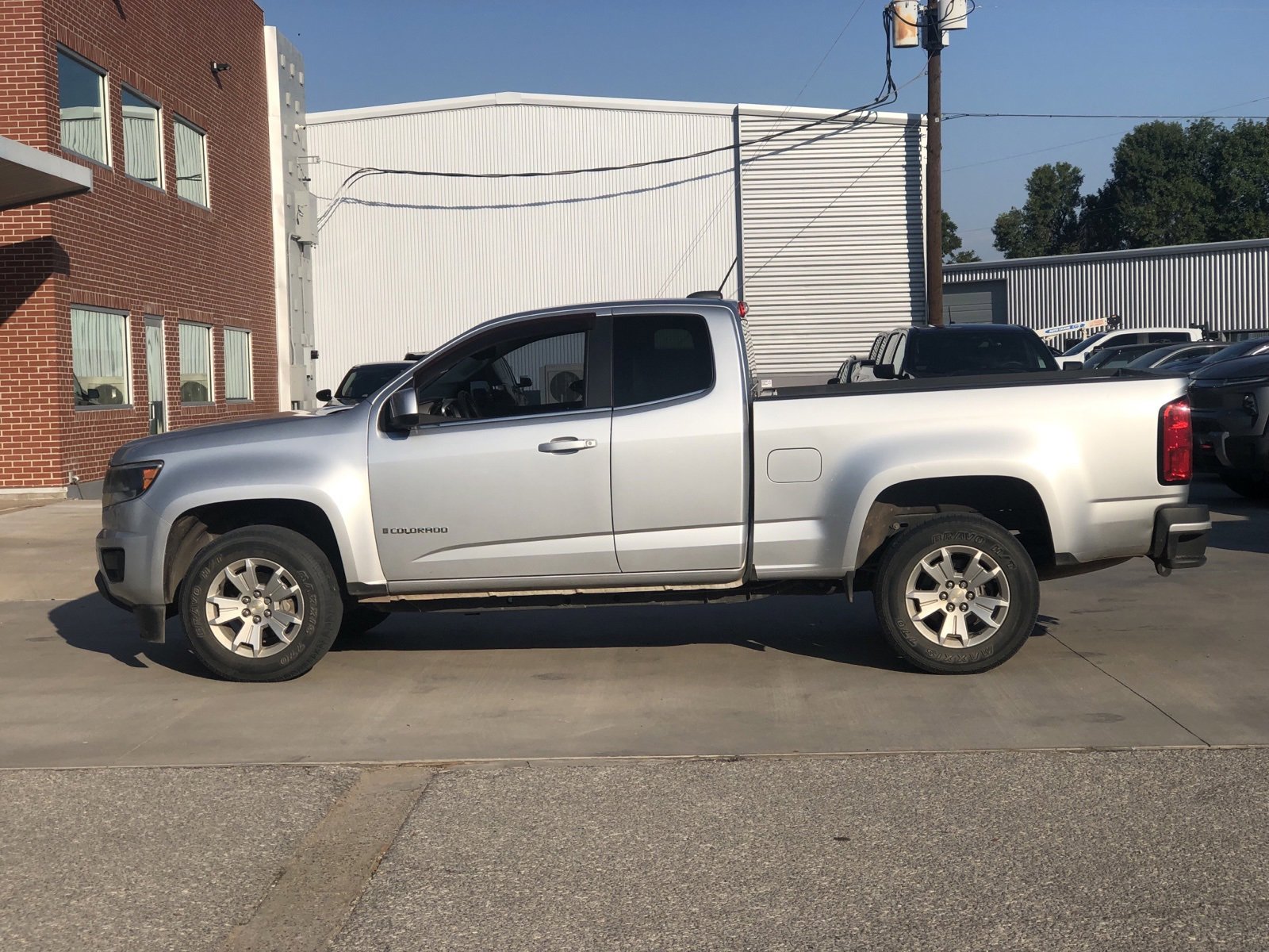 2016 Chevrolet Colorado LT photo 2