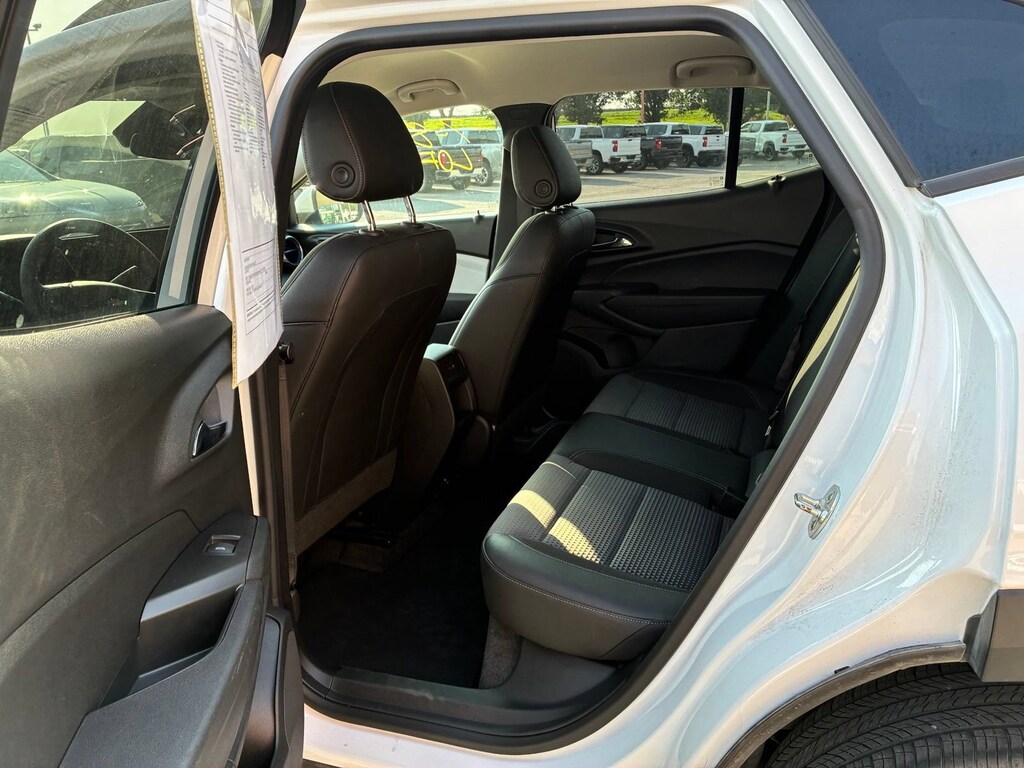 Used 2025 Chevrolet Trax LT SUV