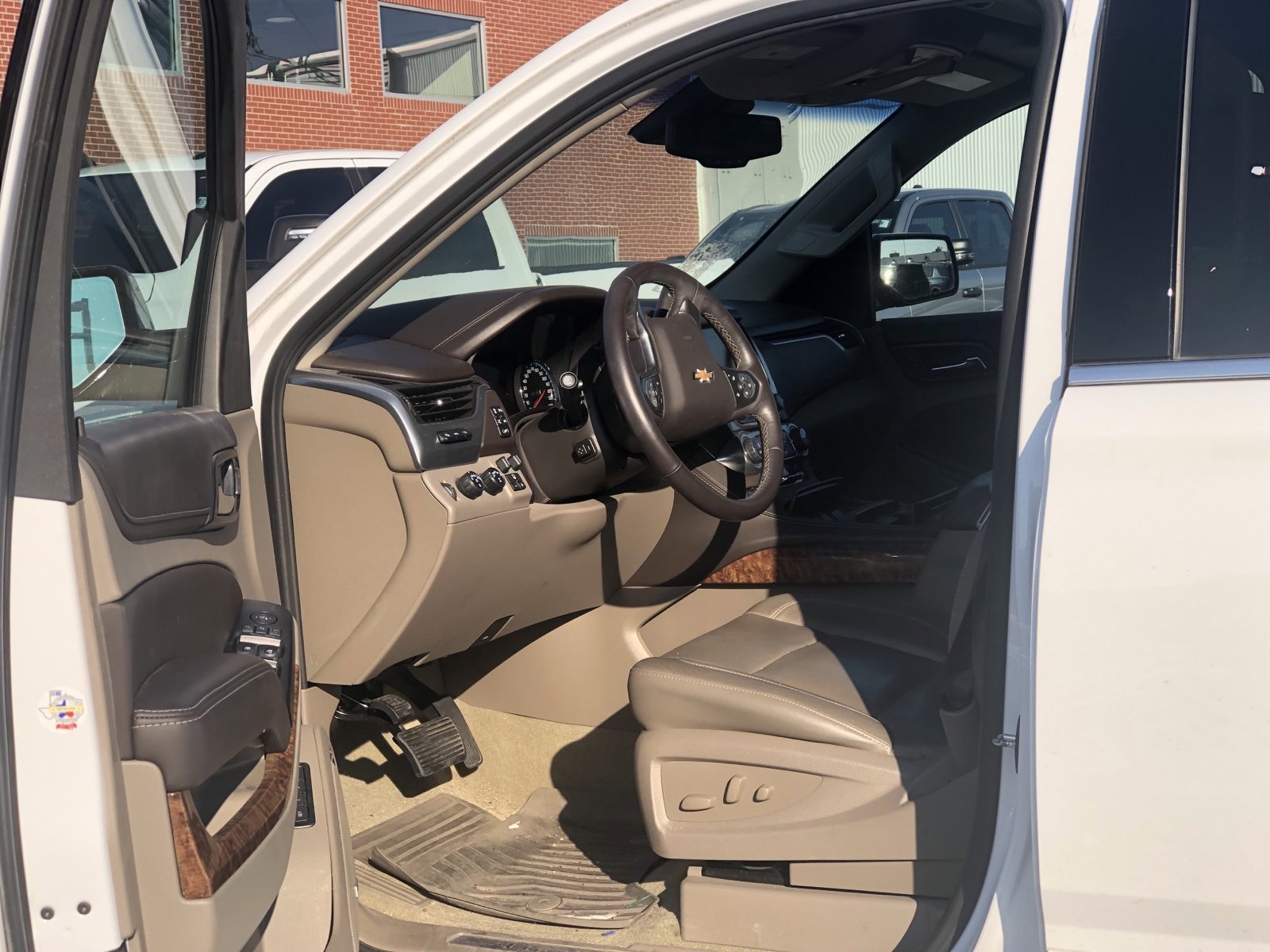 2017 Chevrolet Tahoe Premier photo 2