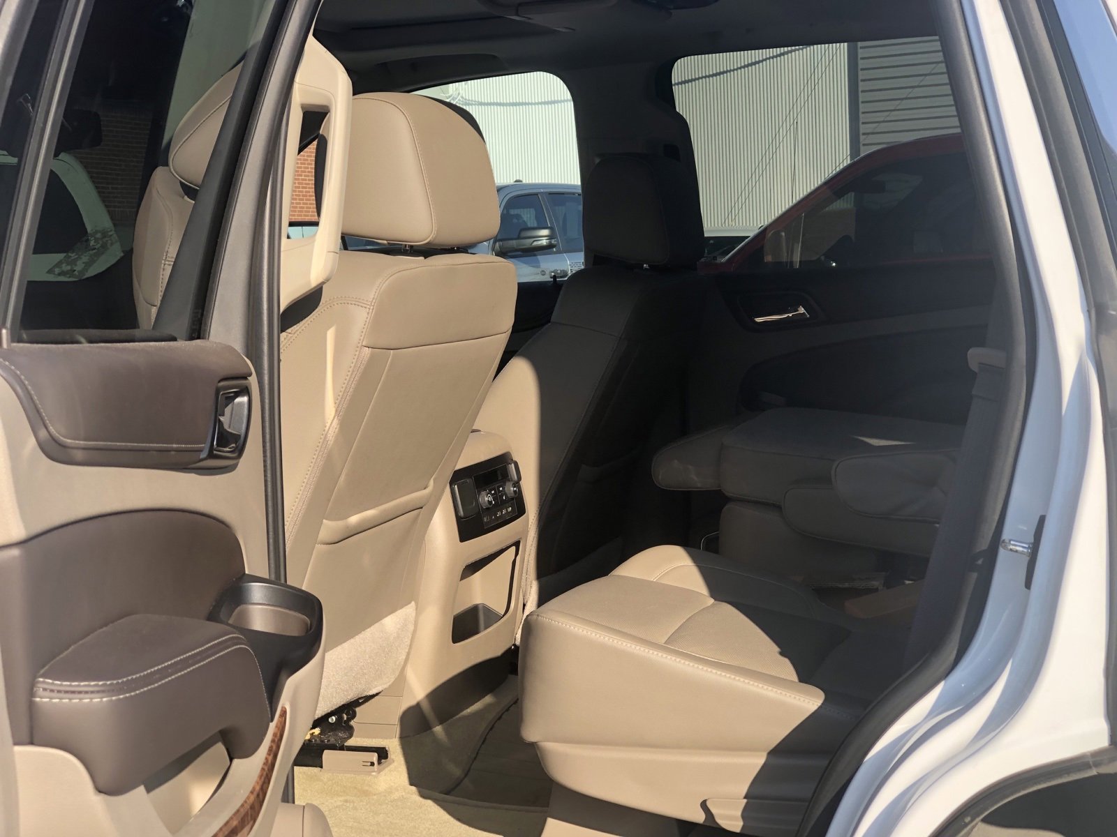 2017 Chevrolet Tahoe Premier photo 3
