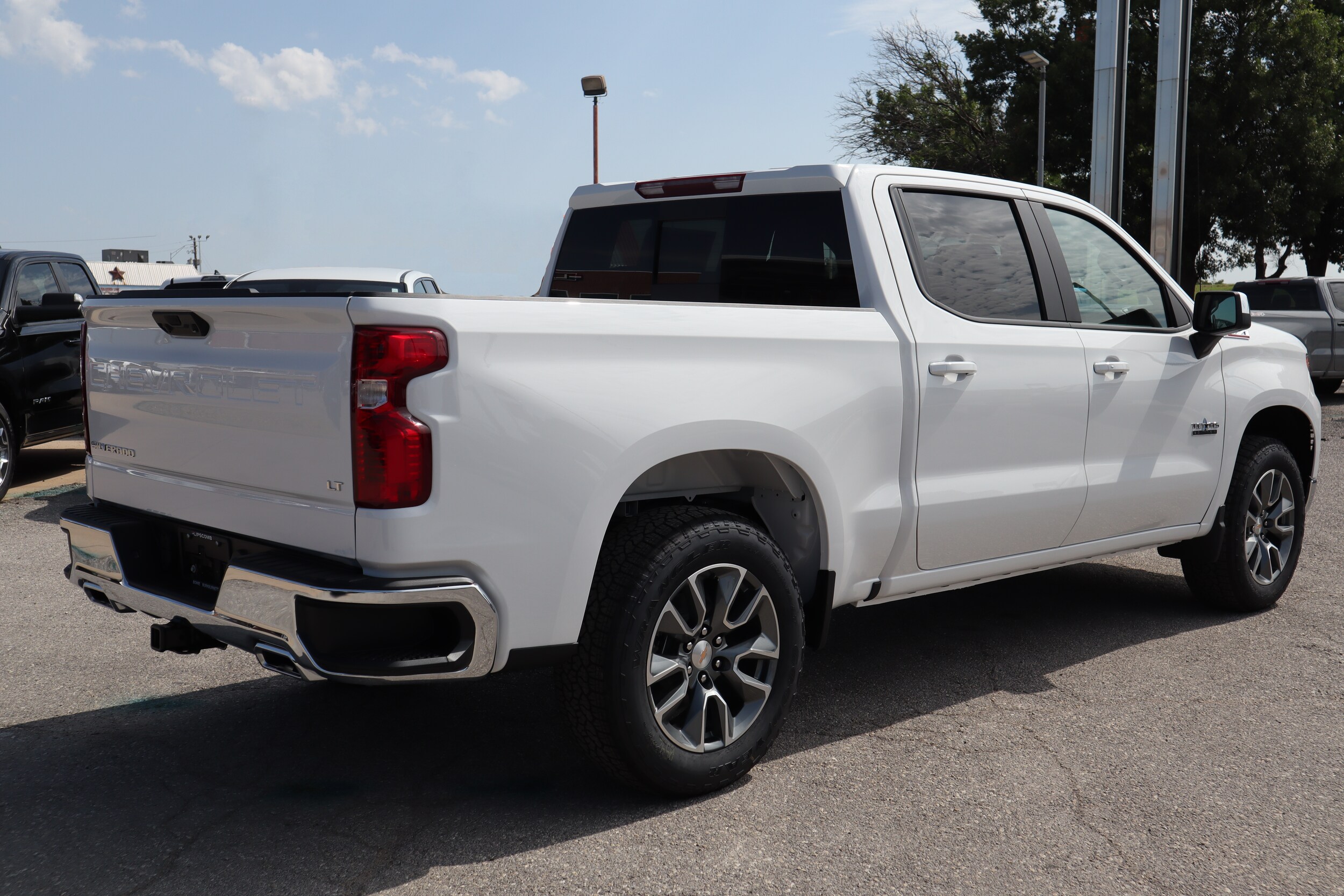 2025 Chevrolet Silverado 1500 LT Texas Edition photo 4