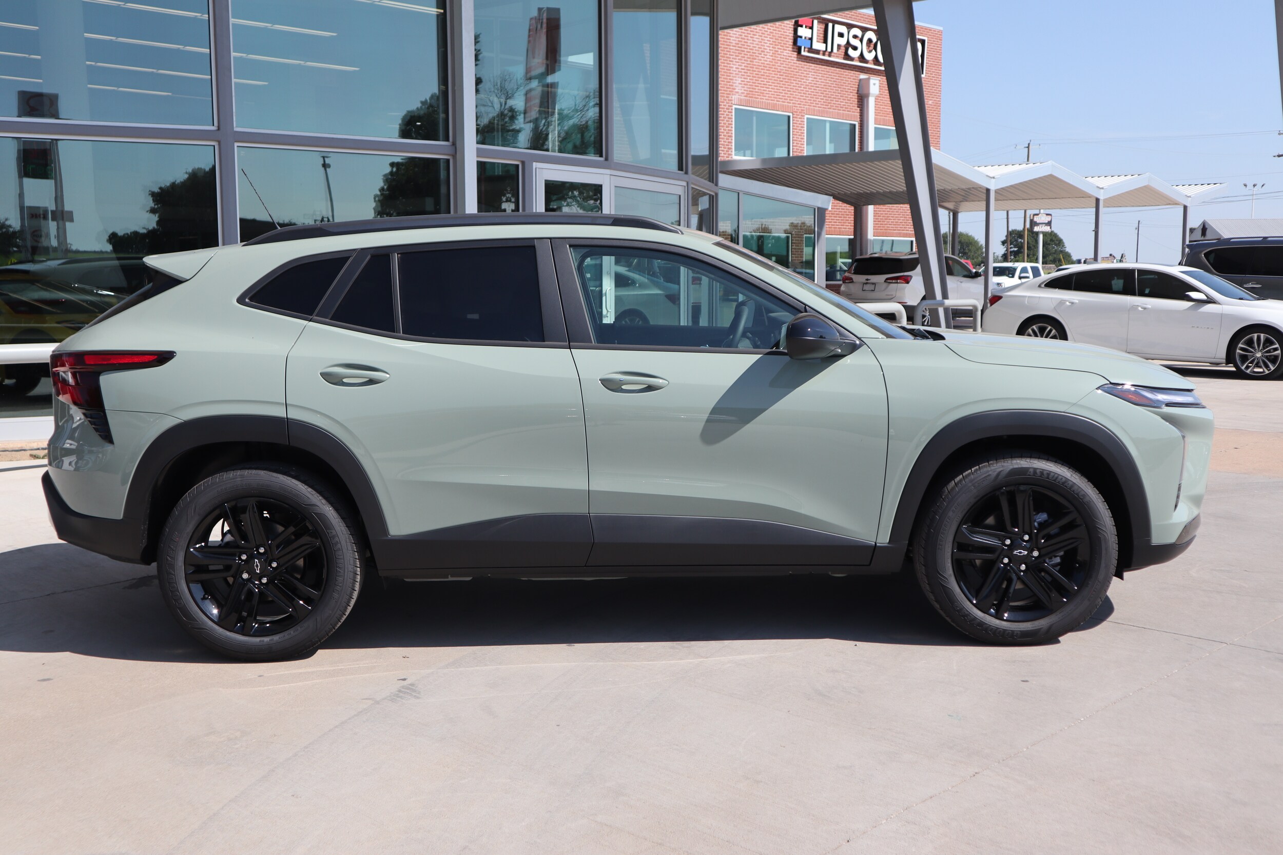 2025 Chevrolet Trax ACTIV photo 2