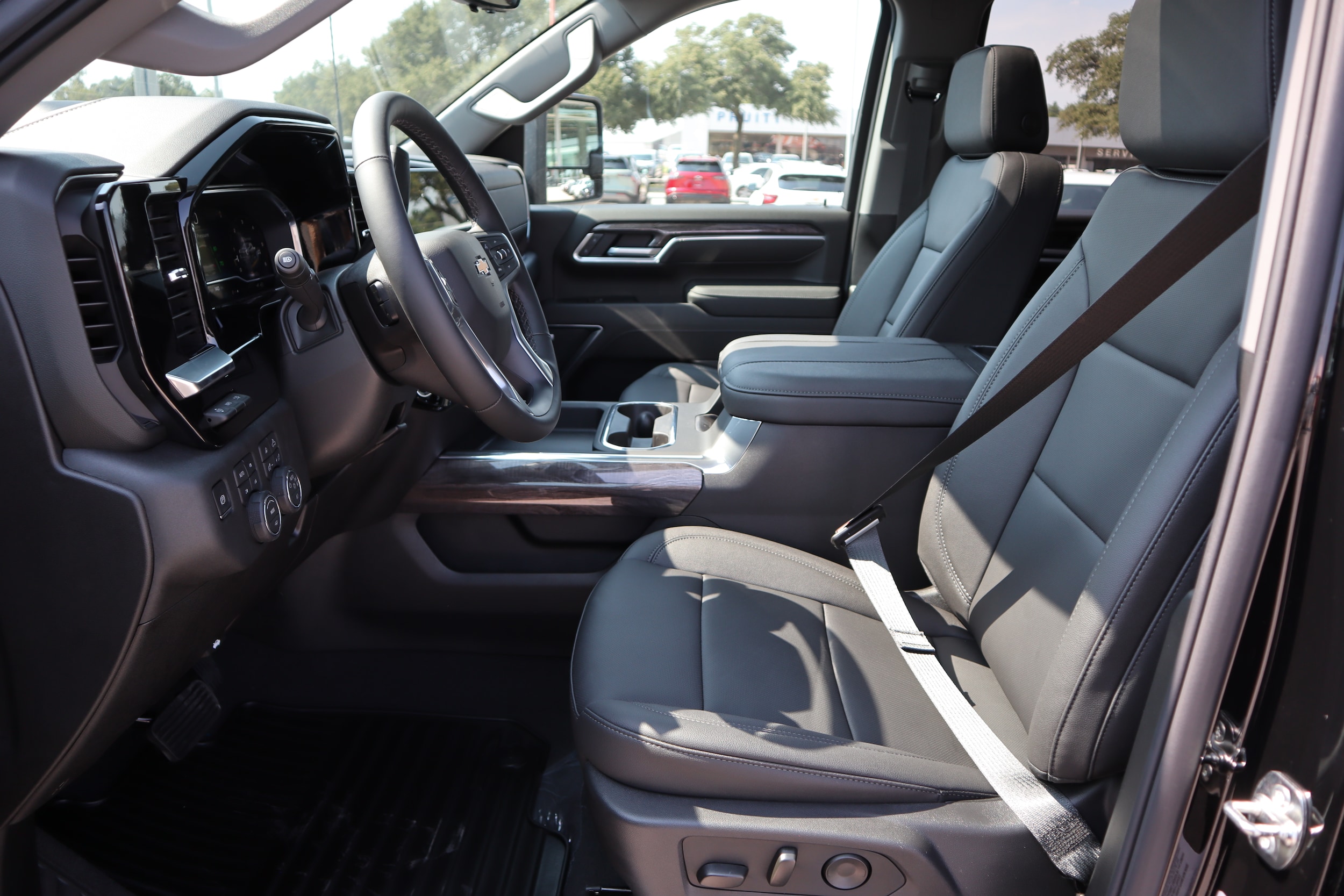 2025 Chevrolet Silverado 2500 HD LTZ - Photo 9