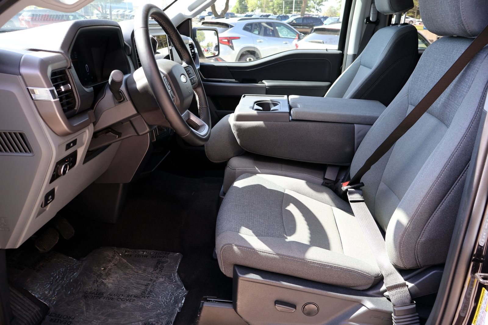 2025 Ford F-150 XLT - Photo 18