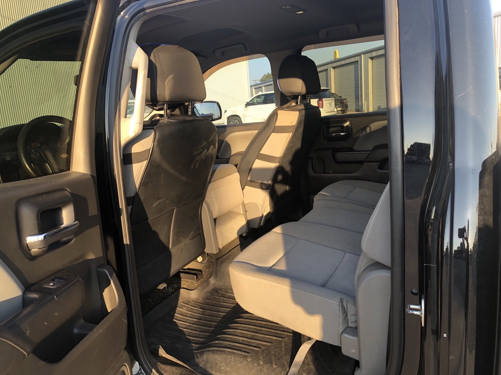 2018 Chevrolet Silverado 1500 Custom photo 4