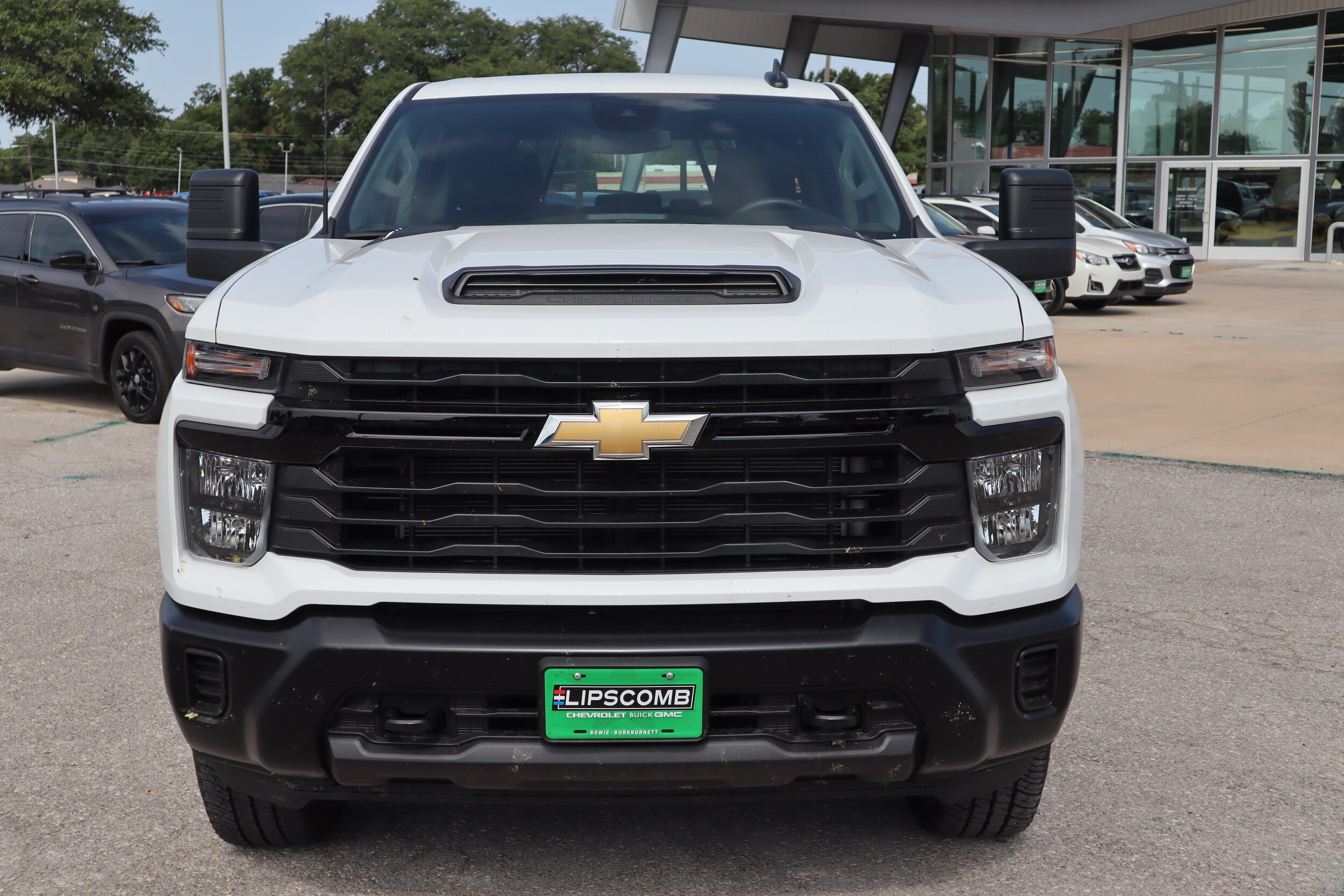 2025 Chevrolet Silverado 2500HD photo 2