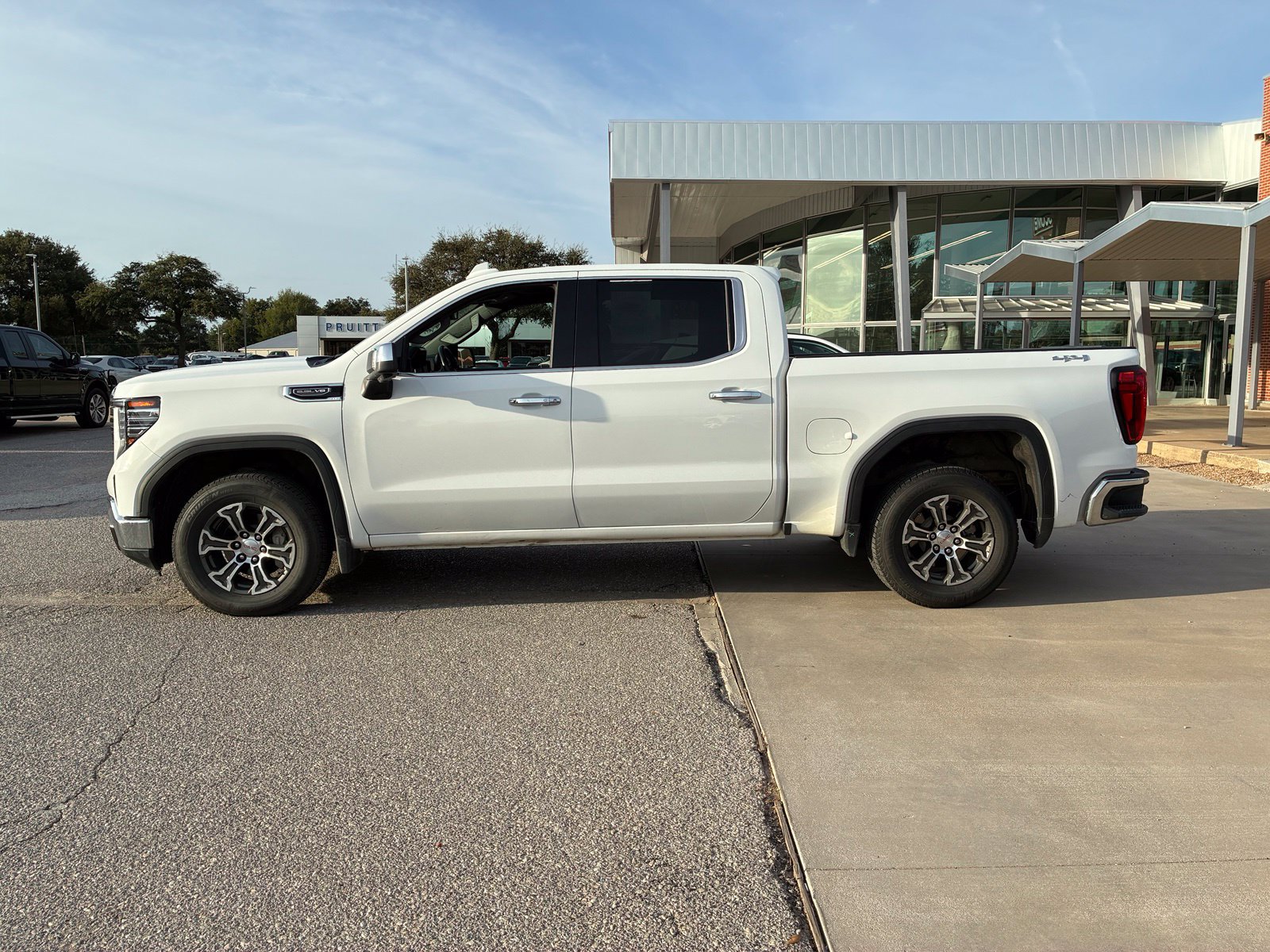 Used 2025 GMC Sierra 1500 SLT Truck Crew Cab