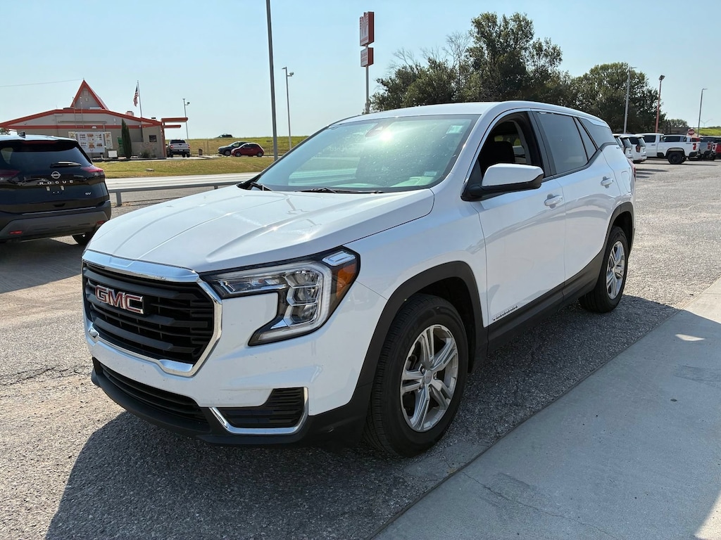 Used 2024 GMC Terrain SLE SUV
