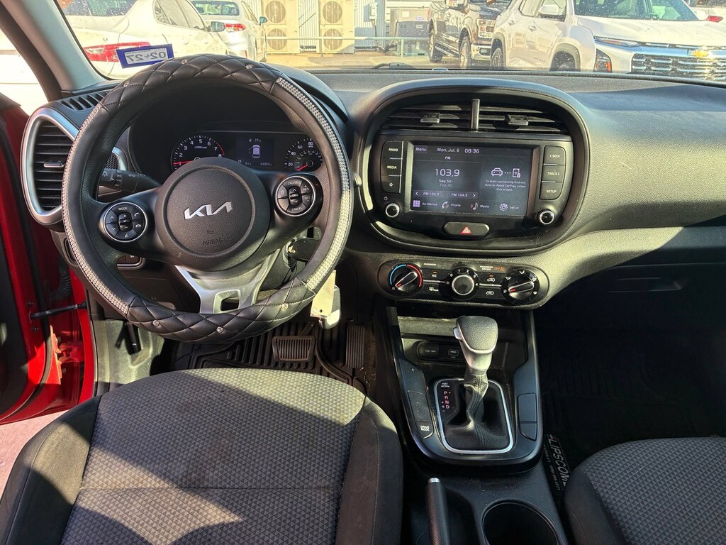 Used 2022 Kia Soul LX Hatchback