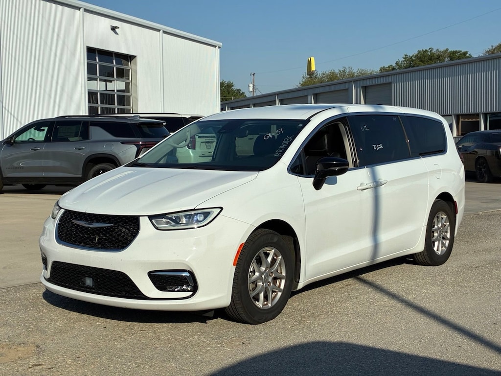 Used 2024 Chrysler Pacifica Touring L Van Passenger Van